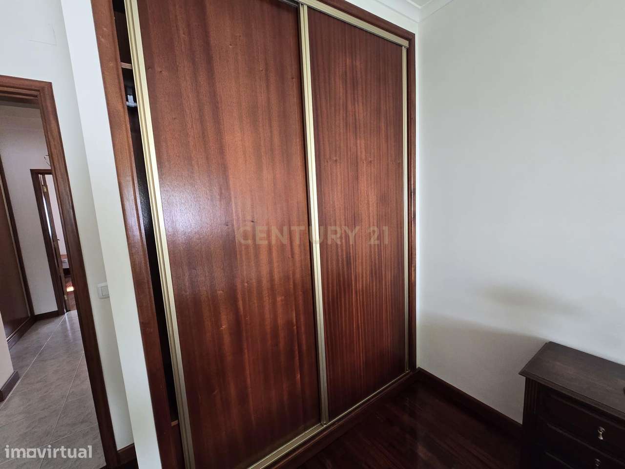 Apartamento T2 a poucos metros da praia  de  Nazaré - Oportunidade-18