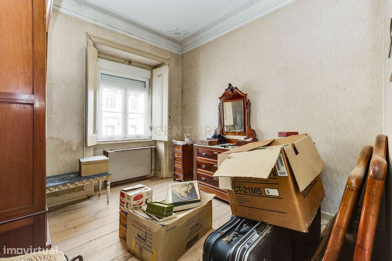 Prédio de Uso Misto no Centro Histórico de Odivelas – Habitação + Comé-13