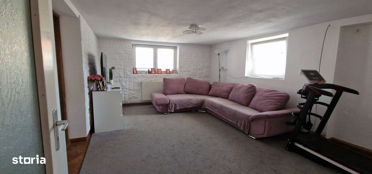 Casa individuala cu 7 incaperi, Sura Mica, 500 mp teren - Comision 0%-7