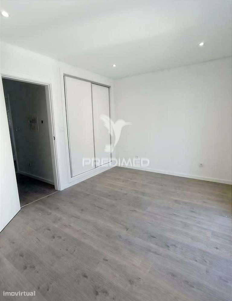 ***Suíte, Garagem, Duas Varandas. Oferta Escritura*** - Grande imagem: 5/10