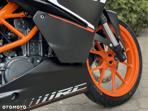 KTM RC 125 - 24