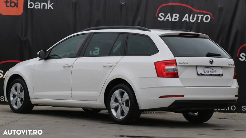 Skoda Octavia Combi Diesel 1.6 TDI DSG Style - 21