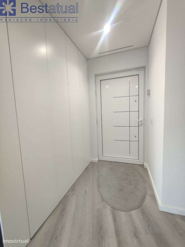 Moradia T 3 -4 frentes- de Luxo c/Piscina - Sande São Lourenço-11