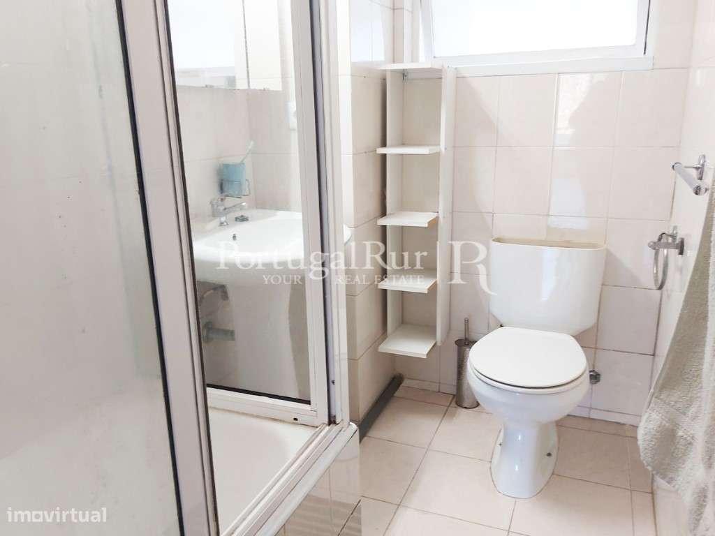 Apartamento T3 projecto Fernando Távora em Ramalde-11