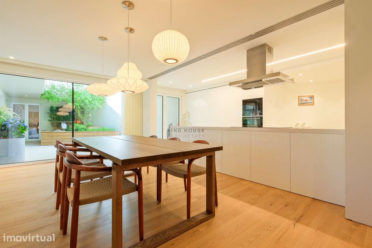 Apartamento T3 em condomínio privado, com terraços e garagem, no Prínc-18