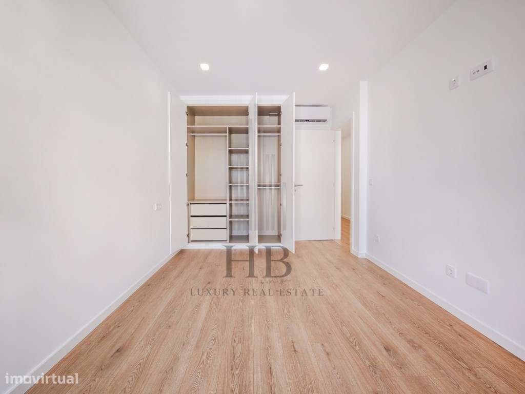 Apartamento T3 com varanda e vista Mar-28