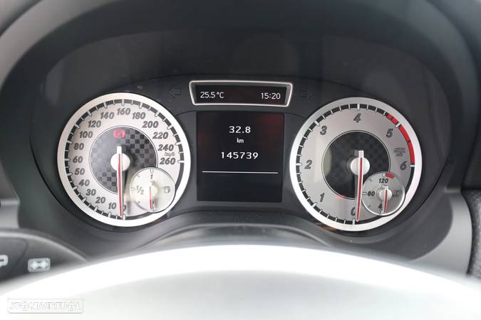 Mercedes-Benz A 180 CDI (BlueEFFICIENCY) Urban - 17