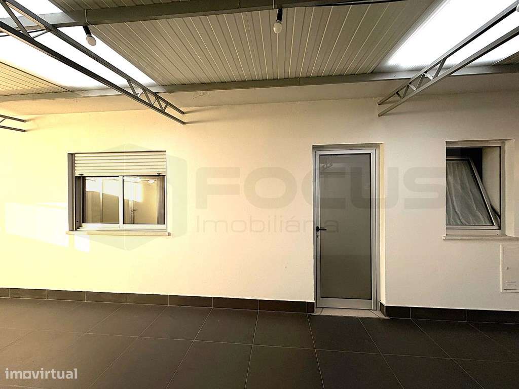 Apartamento T2 renovado com terraço Esgueira - CENTRO-24