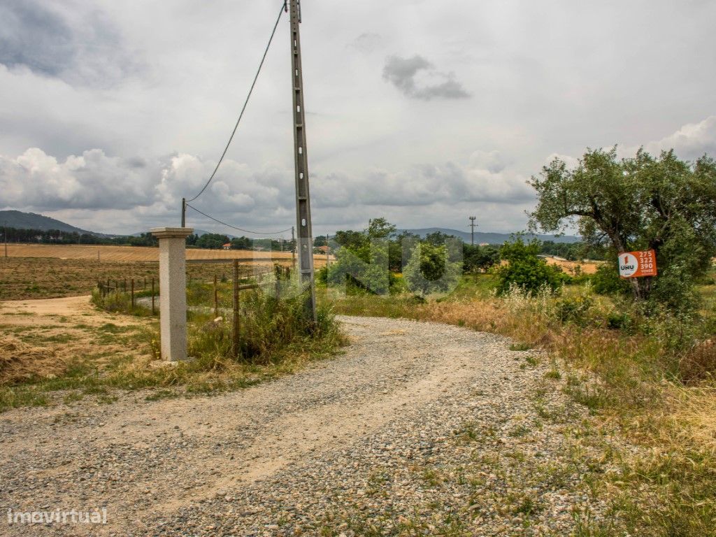 Terreno Rústico Urbanizável para venda na Amendoeira, Valverde, Fundão - Grande imagem: 1/11