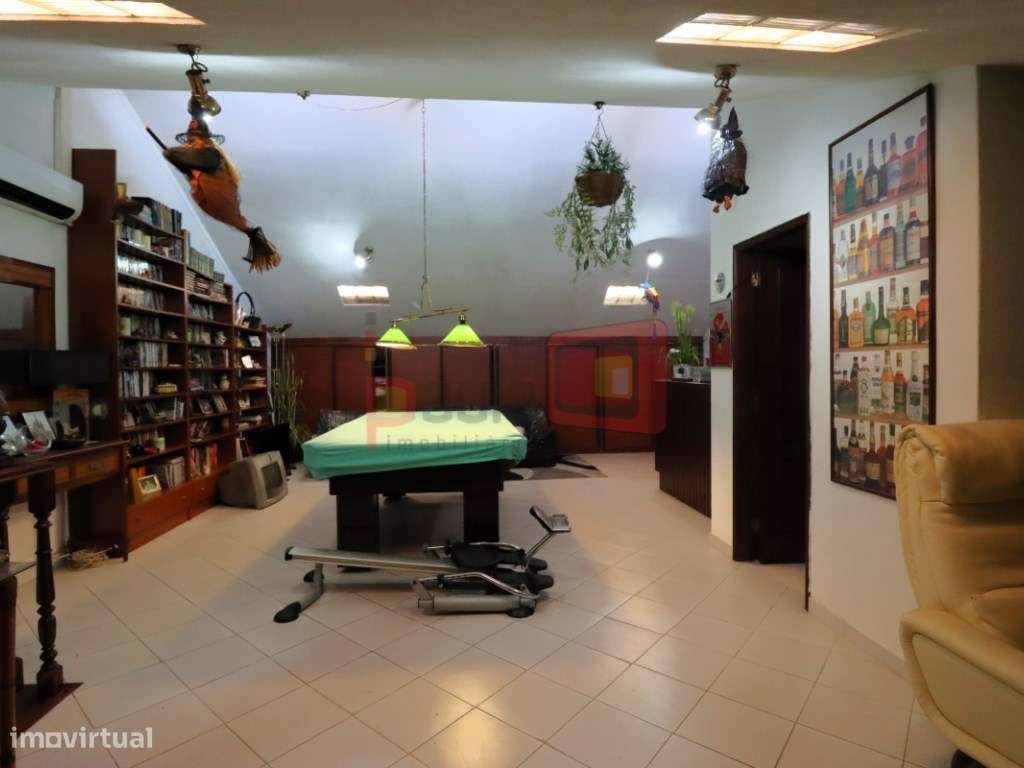 MORADIA T4 COM GARAGEM E TERRAÇO - MONTIJO-47
