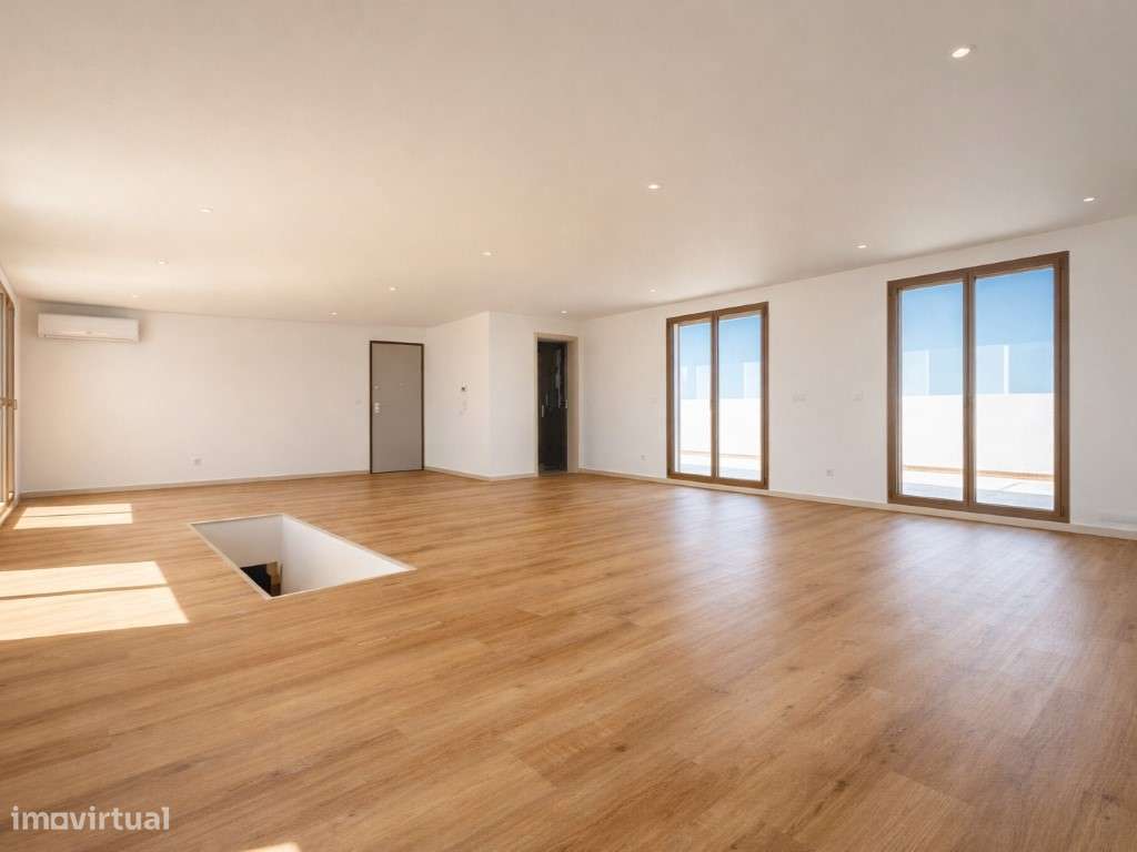 T3+Duplex | 2 Salas | 2 Terraços | 2 Varandas | Garagem Box 3 Viaturas - Grande imagem: 5/24