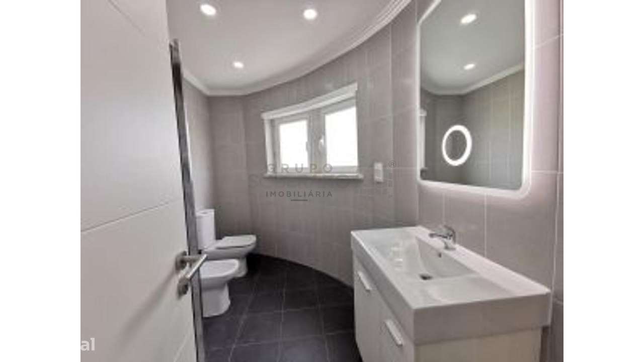 Moradia Geminada T3 em Ericeira-28