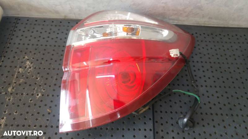 Stop tripla lampa dreapta subaru legacy 22020952 - 2