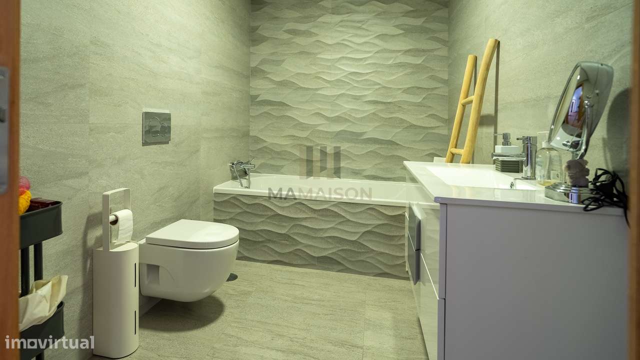 Moradia T4 de Luxo / Centro de Lamego / Jardim e Garagem-23