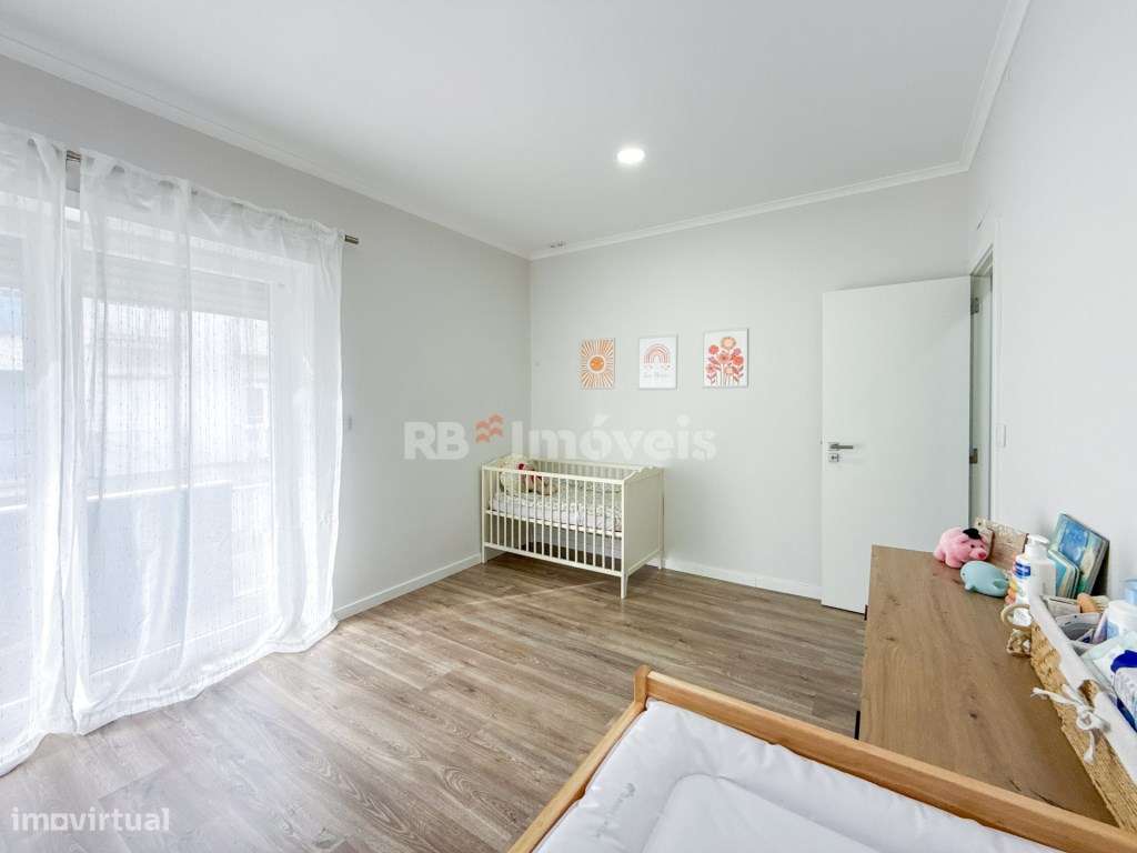 Apartamento T3 Remodelado c/ Varandas - Junto à Estação de Comboios...-15