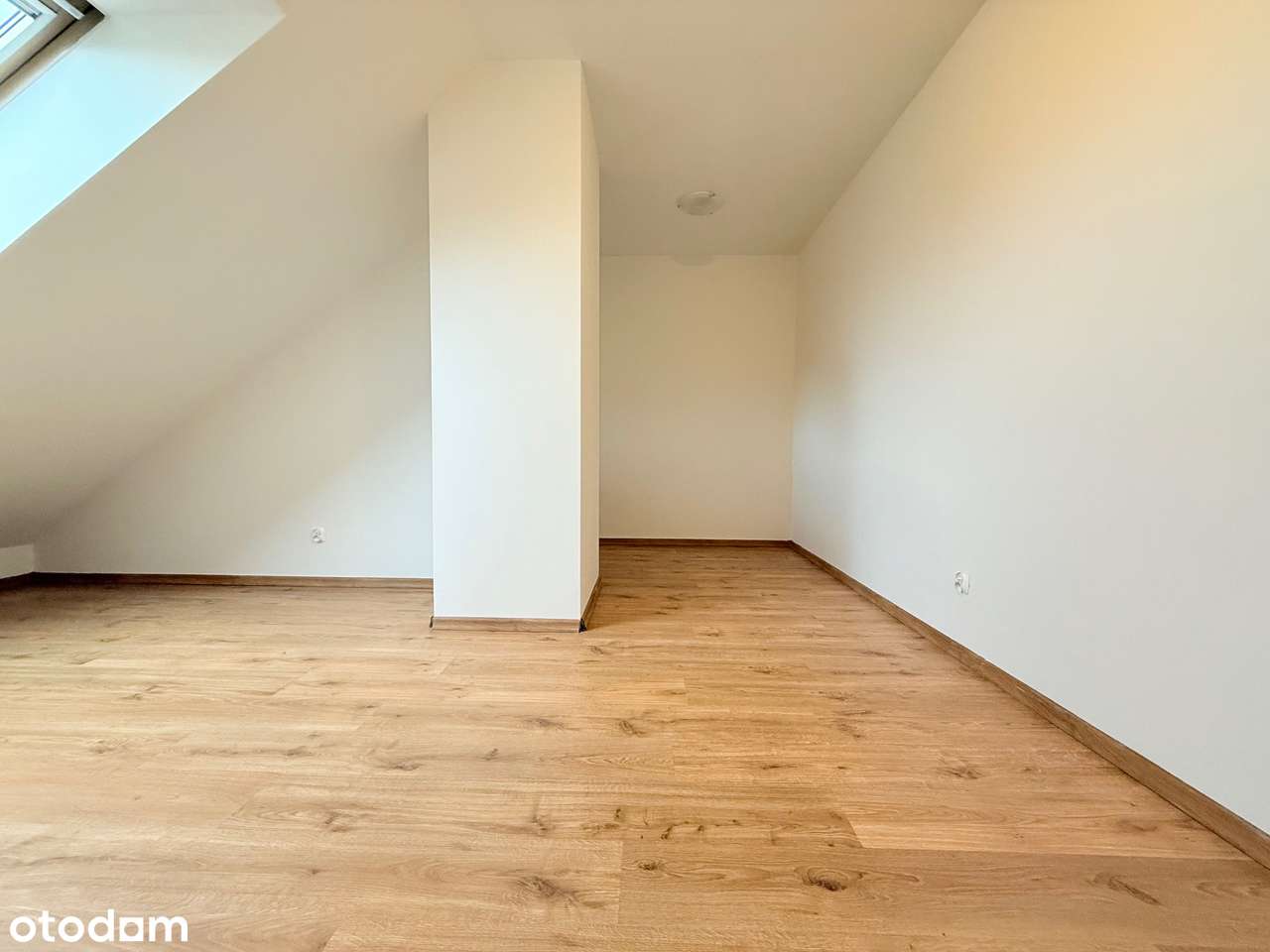 3 pok, dwupoziomowe, balkon, komórka lok, bez%-13