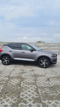 Volvo XC 40 D4 AWD Geartronic R-Design - 8