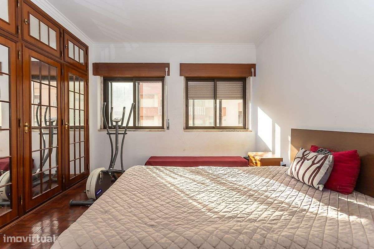 Apartamento T3 à venda em Alto da Brandoa-8