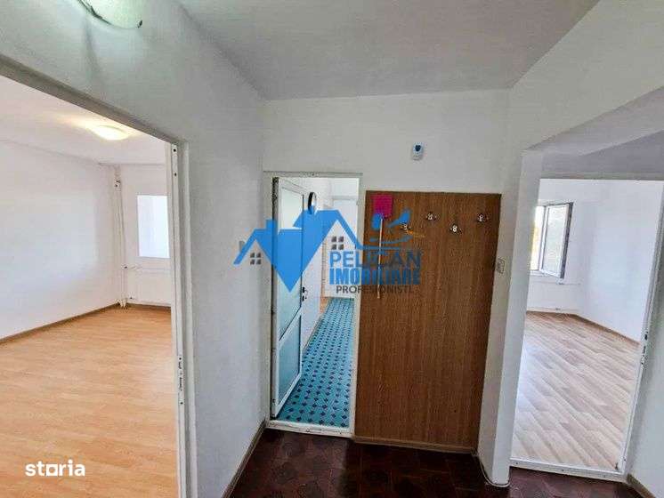 Pelican, 2 camere, decomandat, ETAJ 2-3