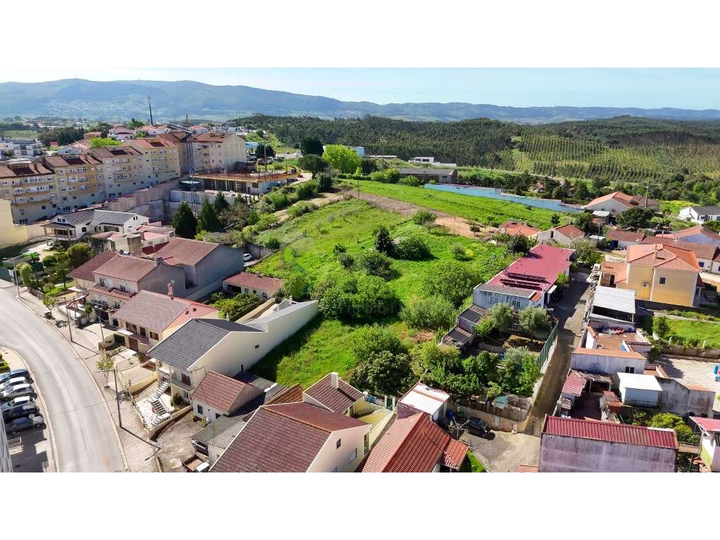 Moradia T3, com Terreno de 1080 m2, no Centro da Vila do Cadaval, c...-43