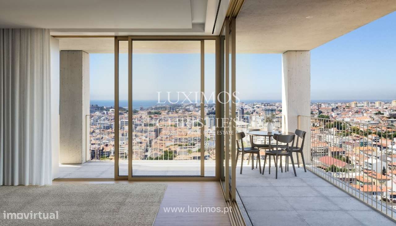 Fernão Magalhães 127: Apartamento T2, à venda, no centro do Porto - Grande imagem: 2/17