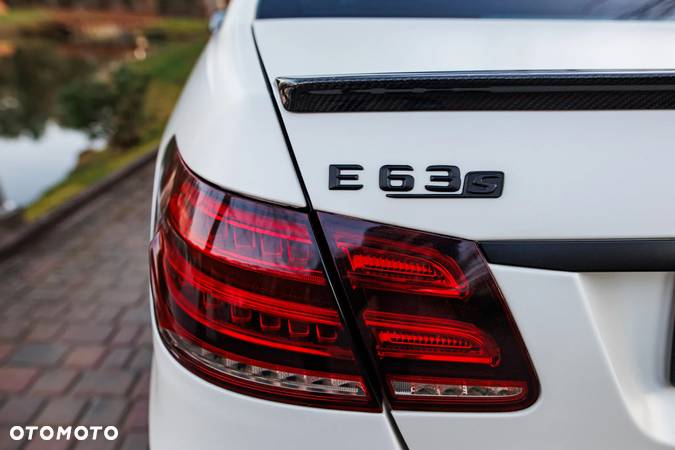 Mercedes-Benz Klasa E 63 AMG S 4-Matic - 15