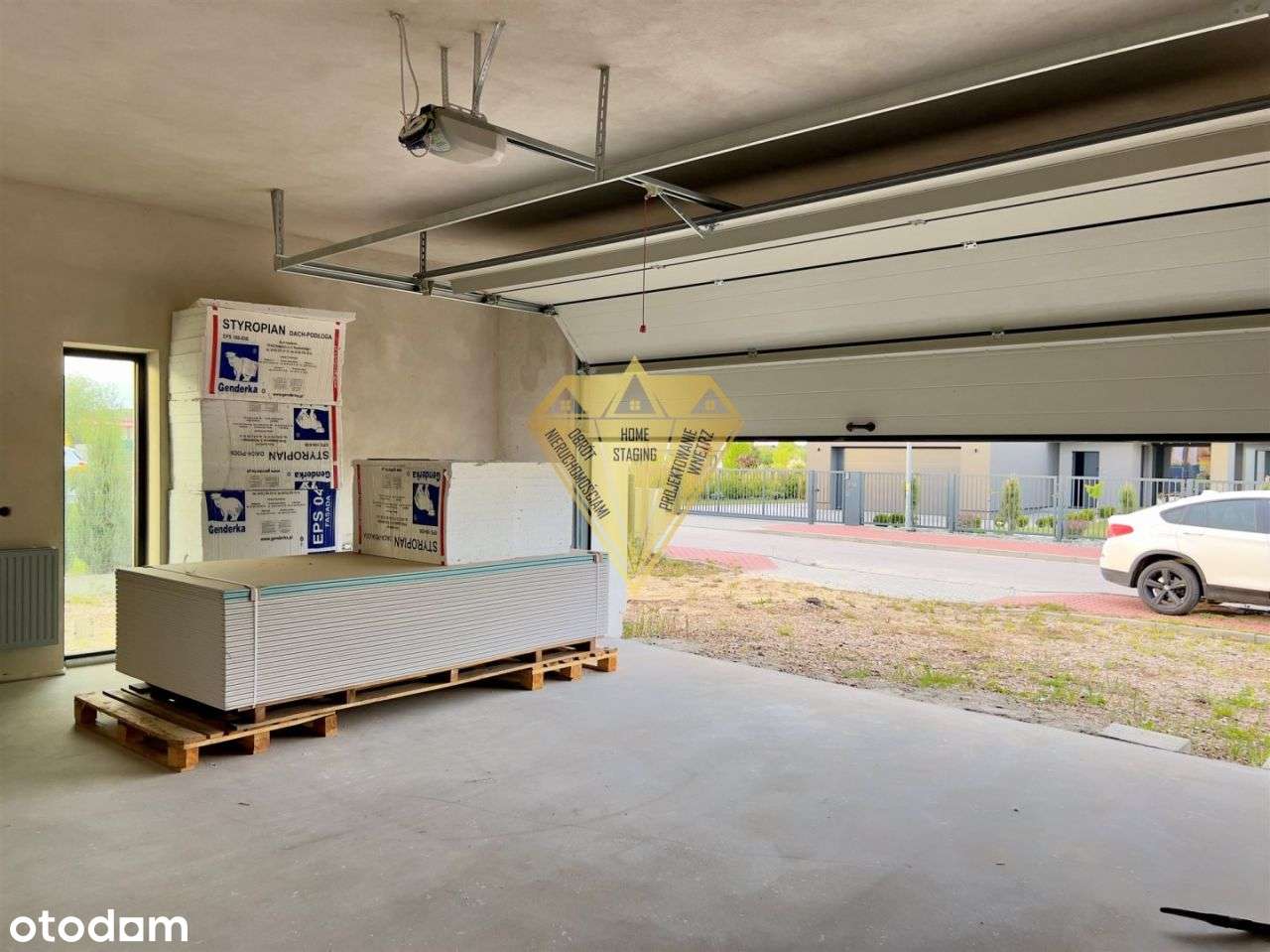 Dom przyszłości przy lesie - Smart, 4 garaże, styl-13