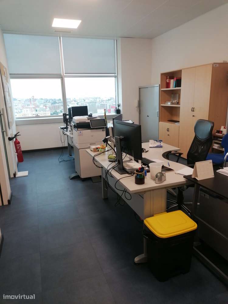 Escritório junto Futura linha metro Rubi-7