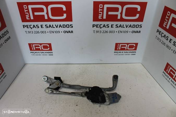 Limpa Para Brisas Toyota Yaris de 2014 - 1