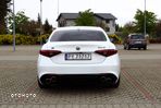 Alfa Romeo Giulia 2.0 Turbo 16V AT8-Q4 Veloce - 11