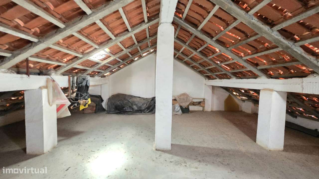 Moradia T3 com Garagem e Terraço - Malpica do Tejo-26