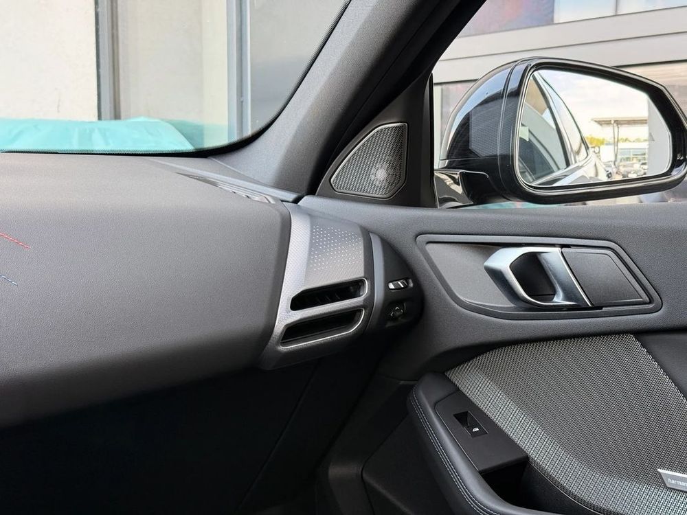 BMW Seria-1 120D MHEV 2024 — zdjęcie 2