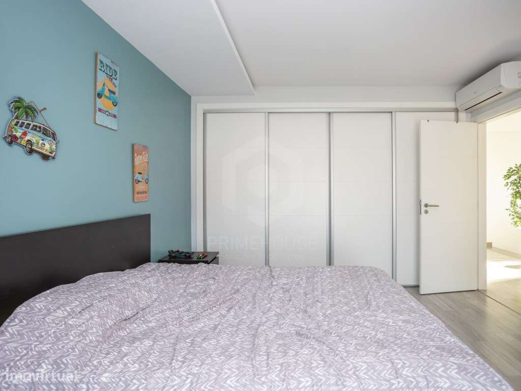 Moradia Isolada T4 com Piscina, Garagem e Acabamentos Premium-38