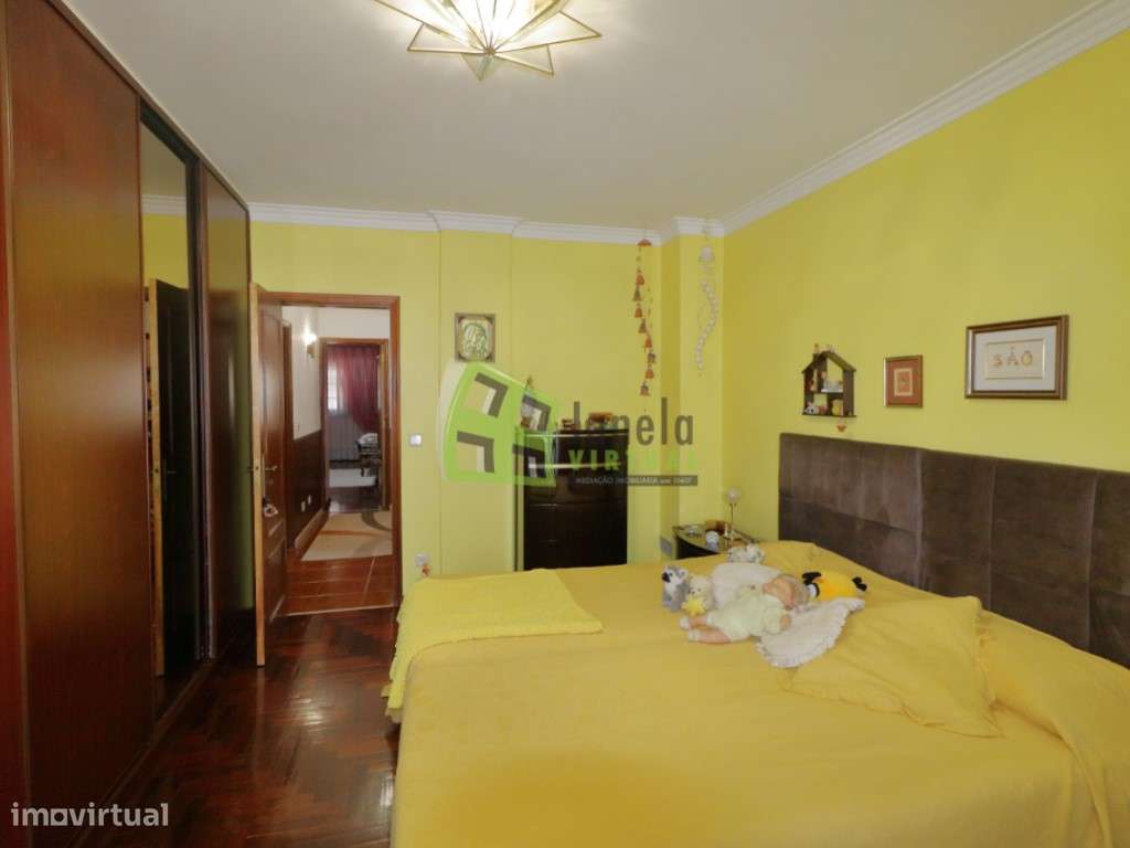 Moradia T3+1 com Quintal, Garagem em Vale de Milhaços-17