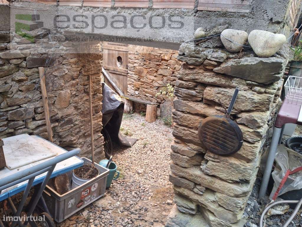 Moradia na Vila de Silvares - Grande imagem: 4/38