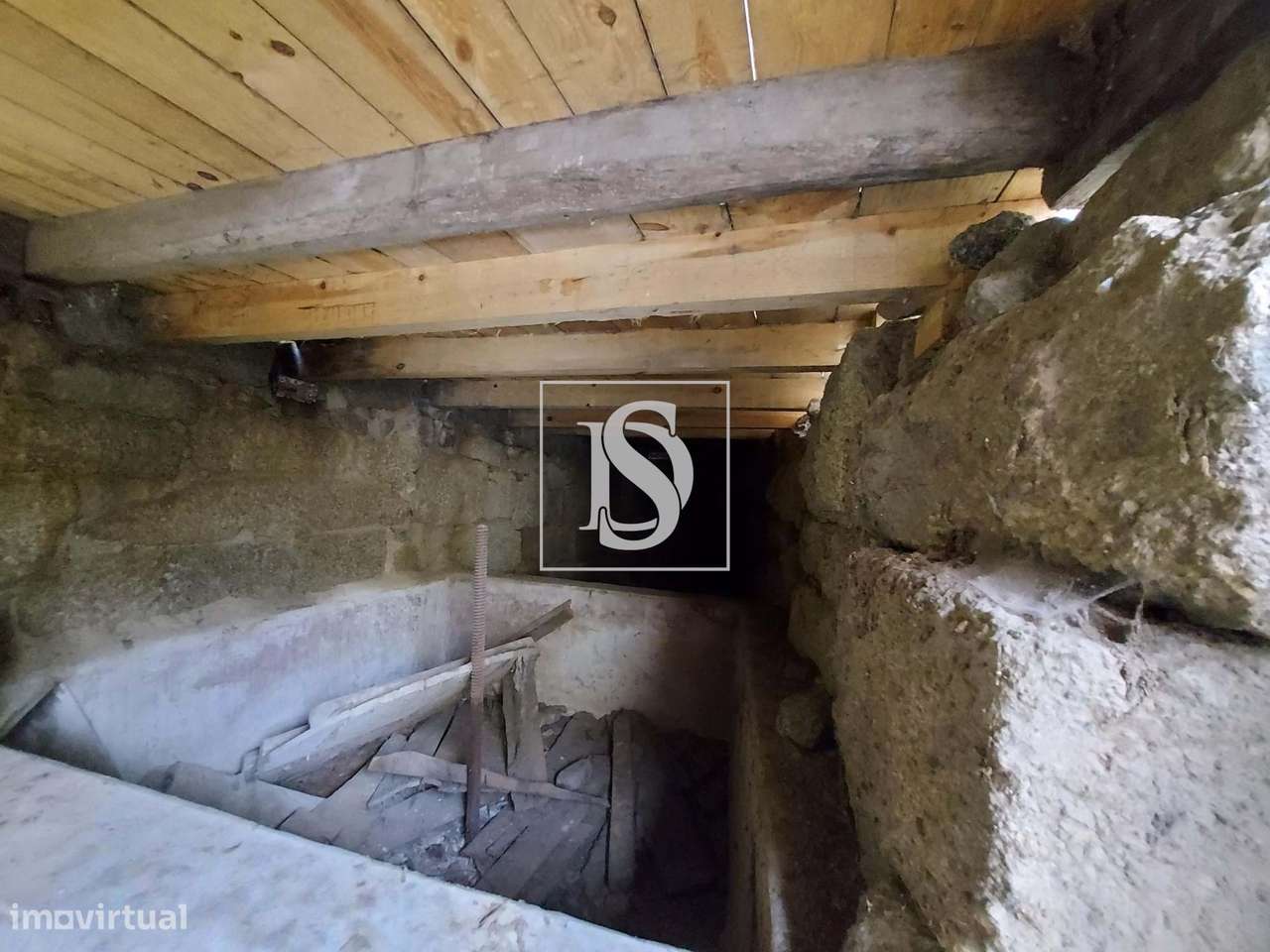 Moradias  T3 para reconstrução - Grande imagem: 5/11