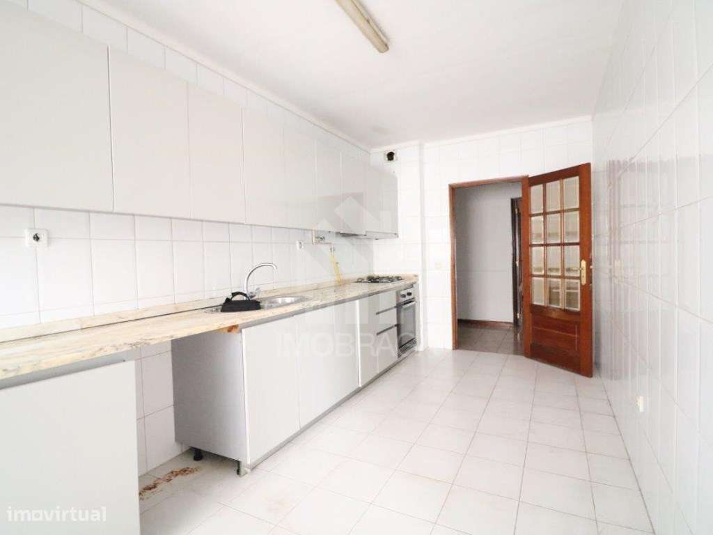 Venda de Apartamento T3 em Lomar-10