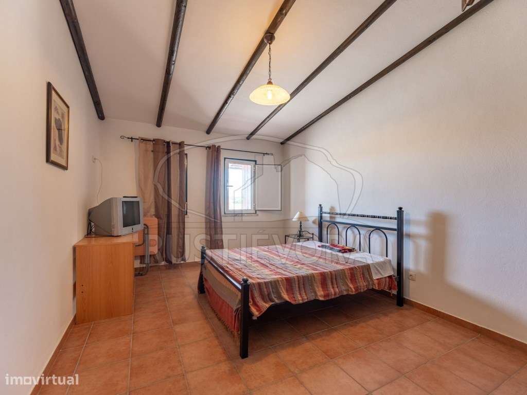 Quinta em Portel - 4,3 Ha de Tradição e Conforto-12
