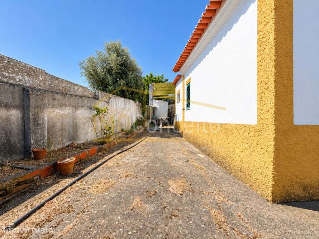 Moradia T4 com Quintal em Santa Margarida da Coutada Espaço e Tranq...-25