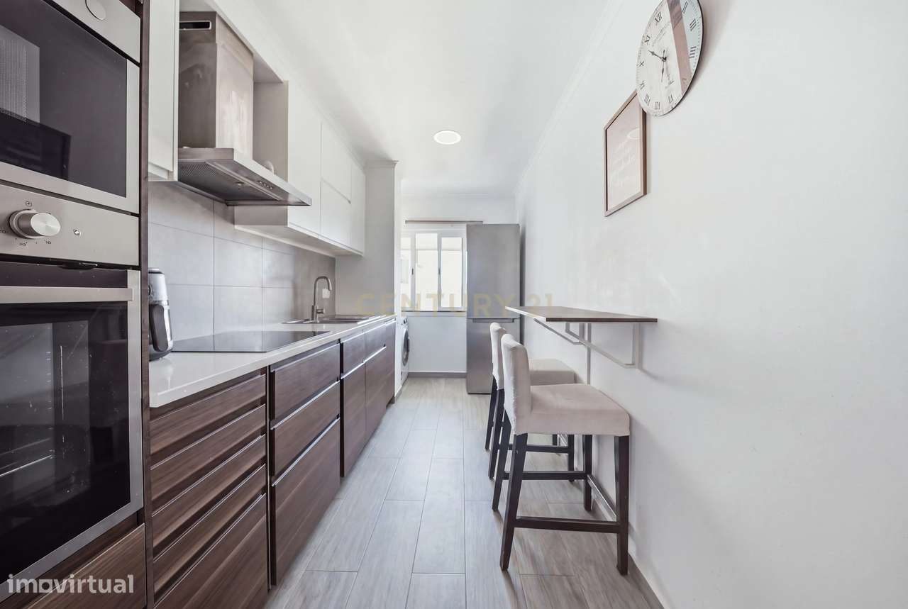 T3 em Santo António dos Cavaleiros, totalmente remodelado | Excelente-13