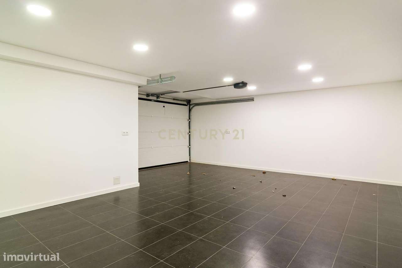 Moradia T4 isolada | Quinta D. Isabel de Abreu com garagem e piscina-41