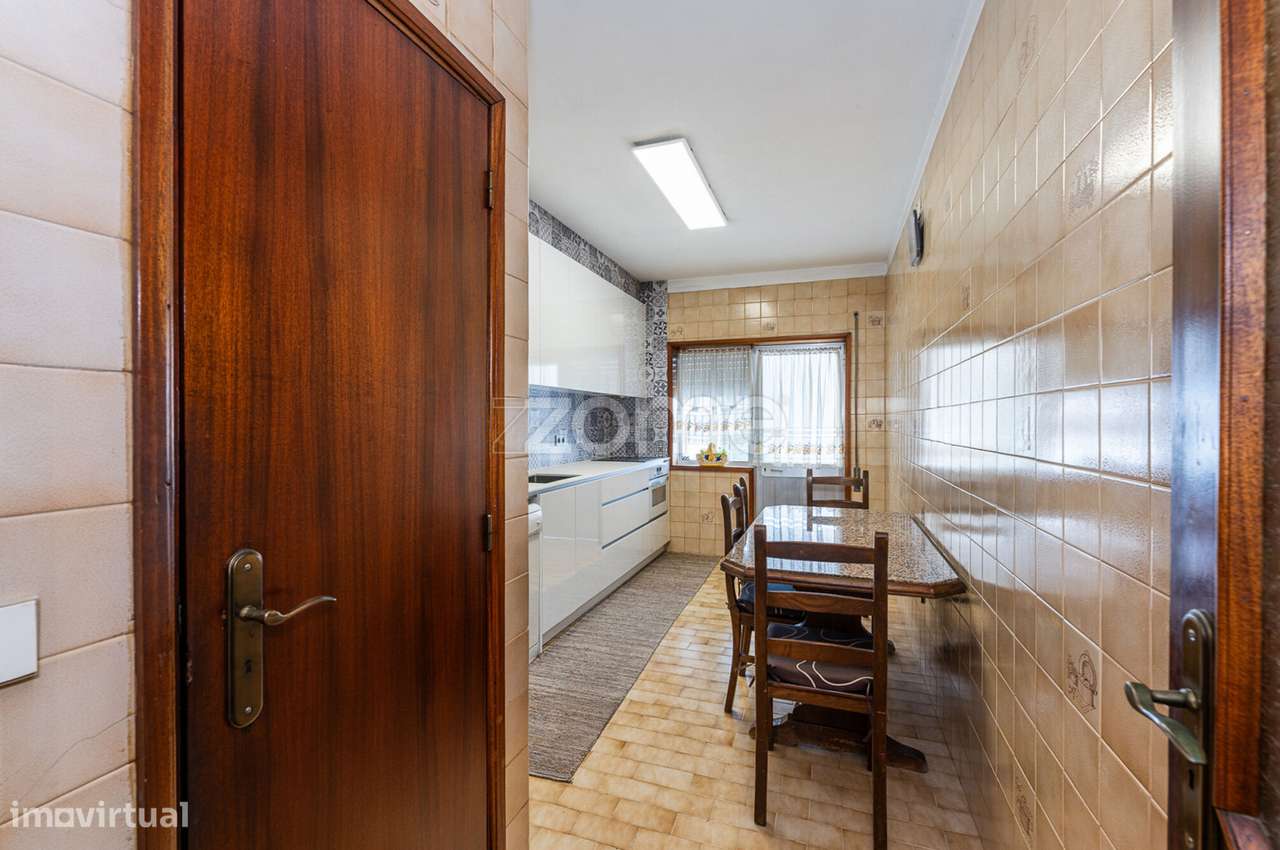 Apartamento T3 em Ermesinde com garagem Box-6