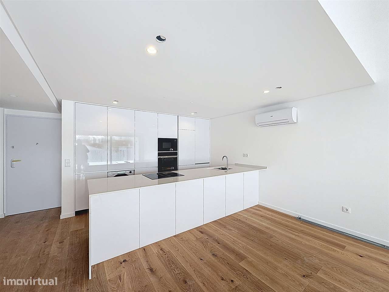 Apartamento T1+1 no centro da cidade - Grande imagem: 4/21