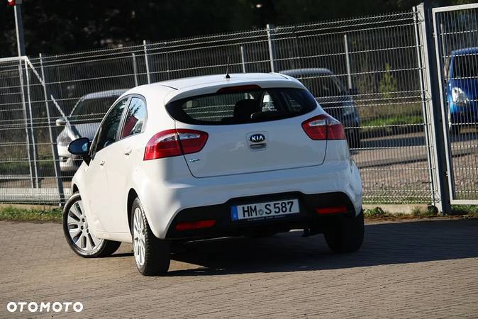 Kia Rio - 13