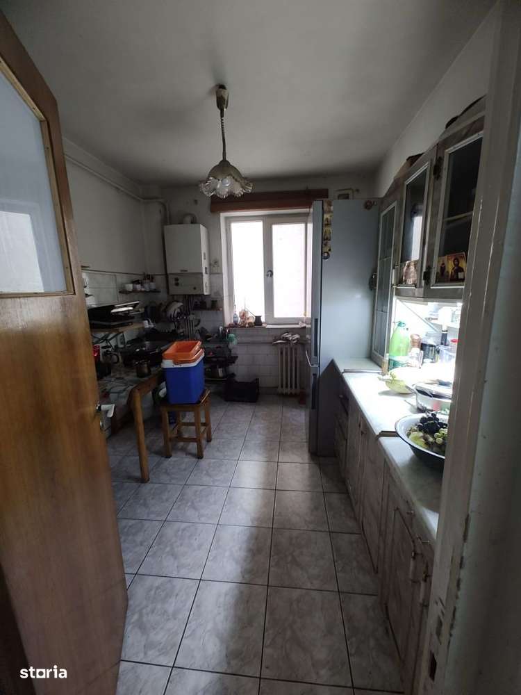 Apartament decomandat zona B-dul Decebal-Kogalniceanu,et. 3+garaj+boxa - Imagine principală: 3/10