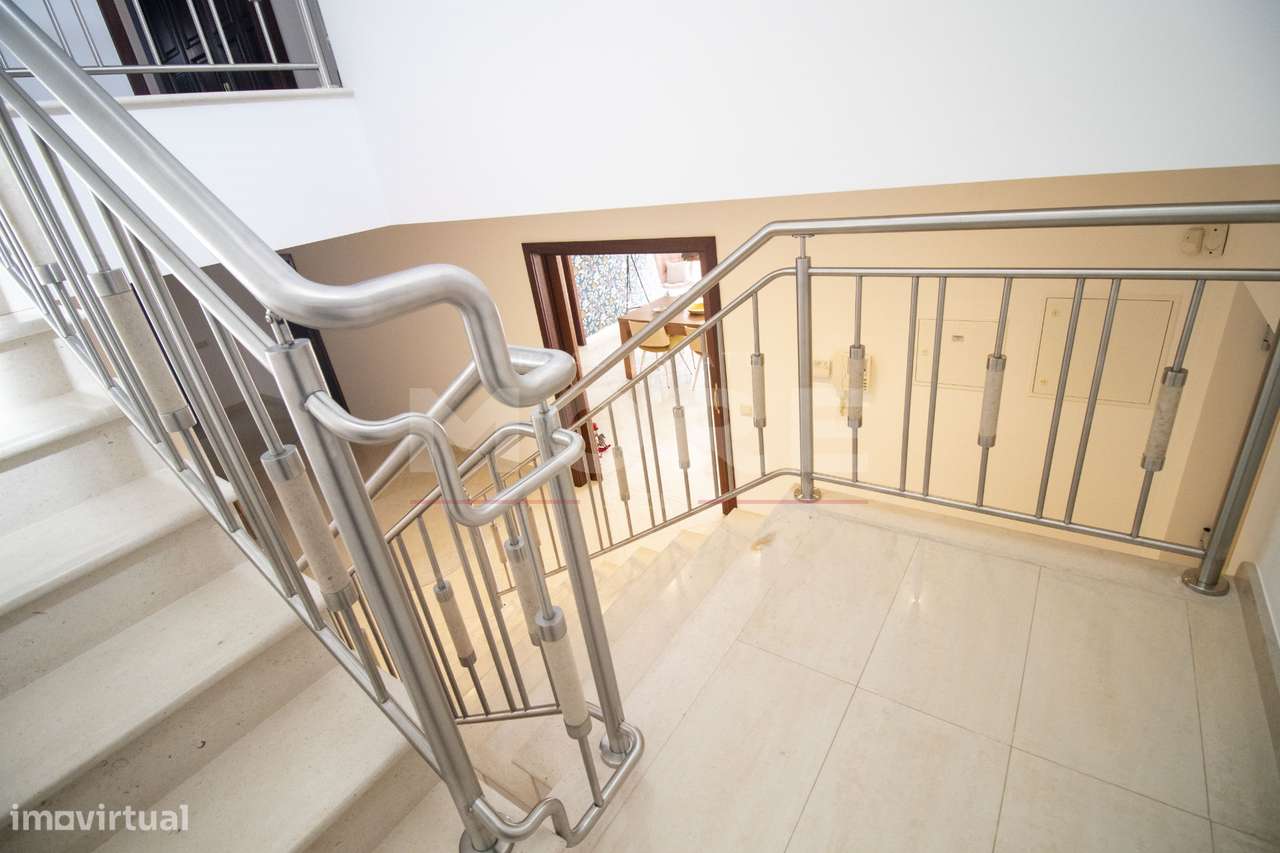 Moradia T5 independente de Gaveto - Caldas da Rainha-47