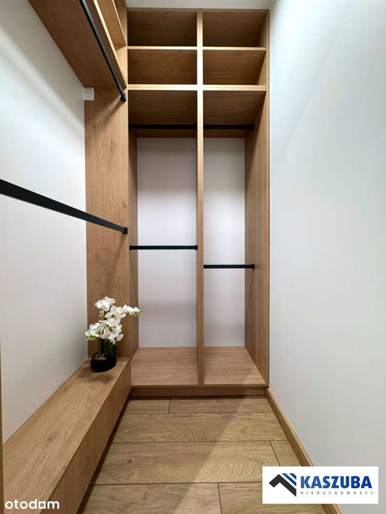 2pok wysoki standard miejsce w hali + komórka-6