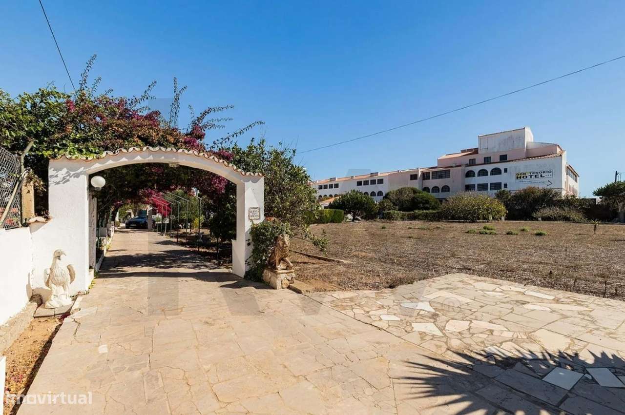 Propriedade única com 3.400 m2 com localização Premium em Sagres-4