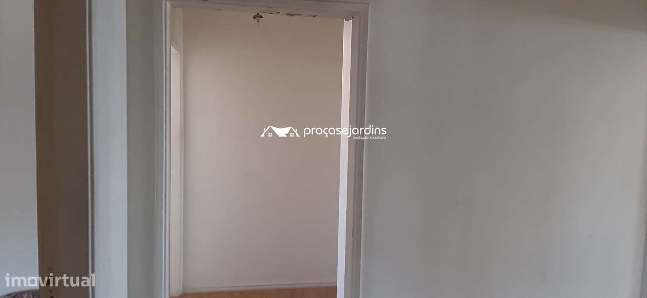 Prédio com 3 Apartamentos-15