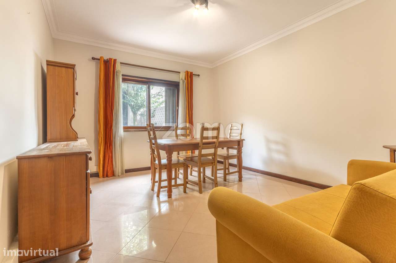 Moradia Geminada Mobilada T4 + 1 em Rio Tinto Junto ao Metro - Grande imagem: 2/46